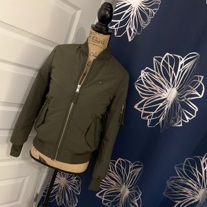 NWOT Tommy Hilfiger Puffer Bomber